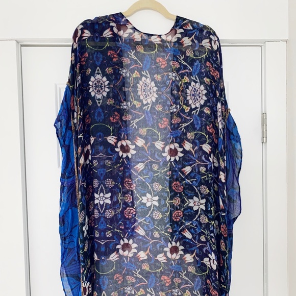 Elizabeth Gillet Floral Print Kimono - Picture 4 of 5